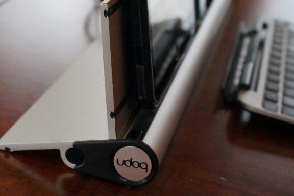 Image for article: Review: Customizable Universal Dock for All Your Mobile Gadgets